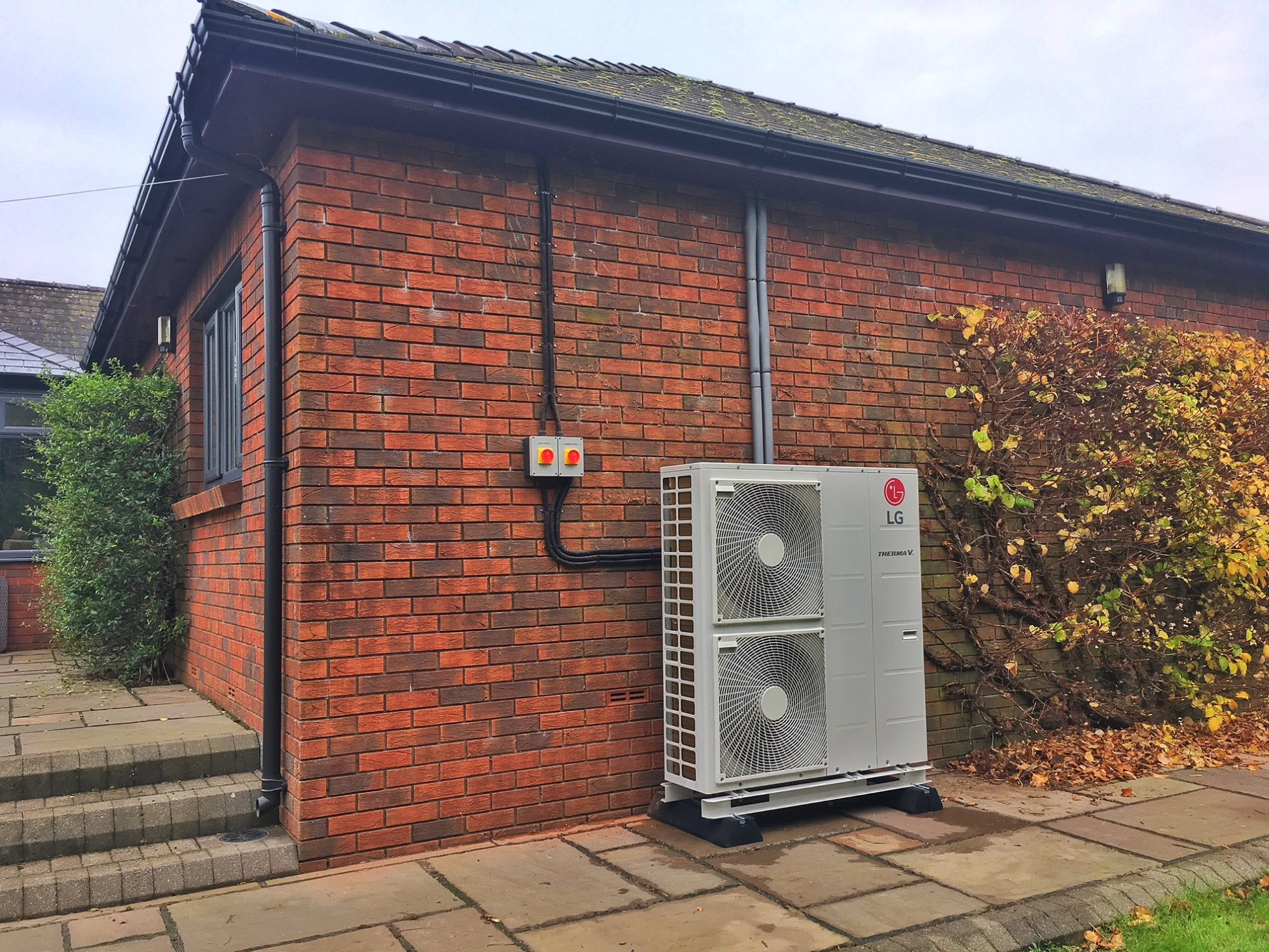 LG air source heat pump installed by WorldsEnergy for grant-eligible MCS certification